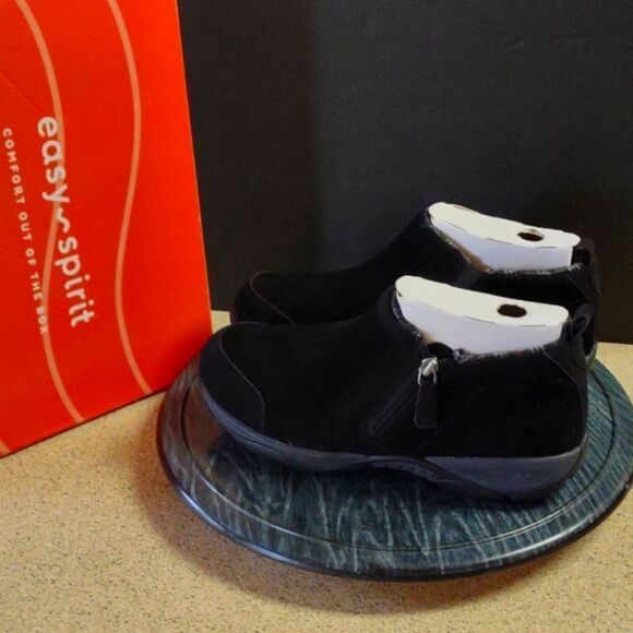 Easy Spirit Womens Evony 8 Black Suede Casual Ankle Boots Shoes NWT. 10 Wide Box - Picture 1 of 3
